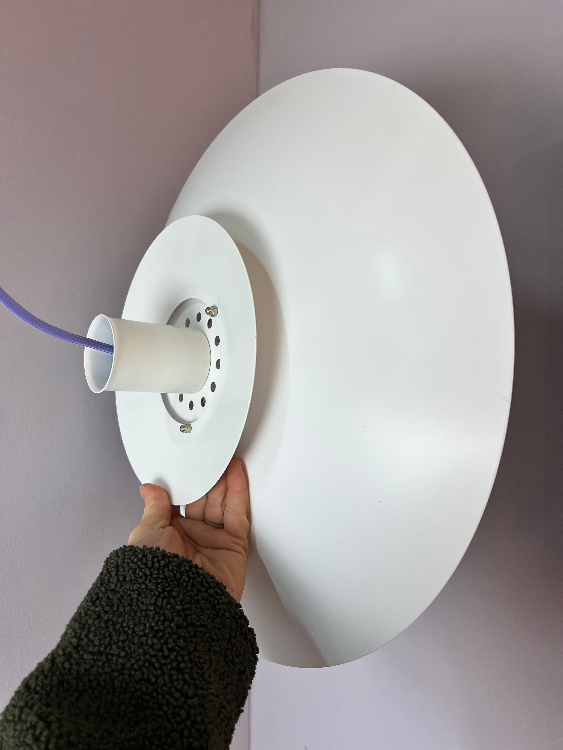 Lamellenlampe weiß lila von Formlight