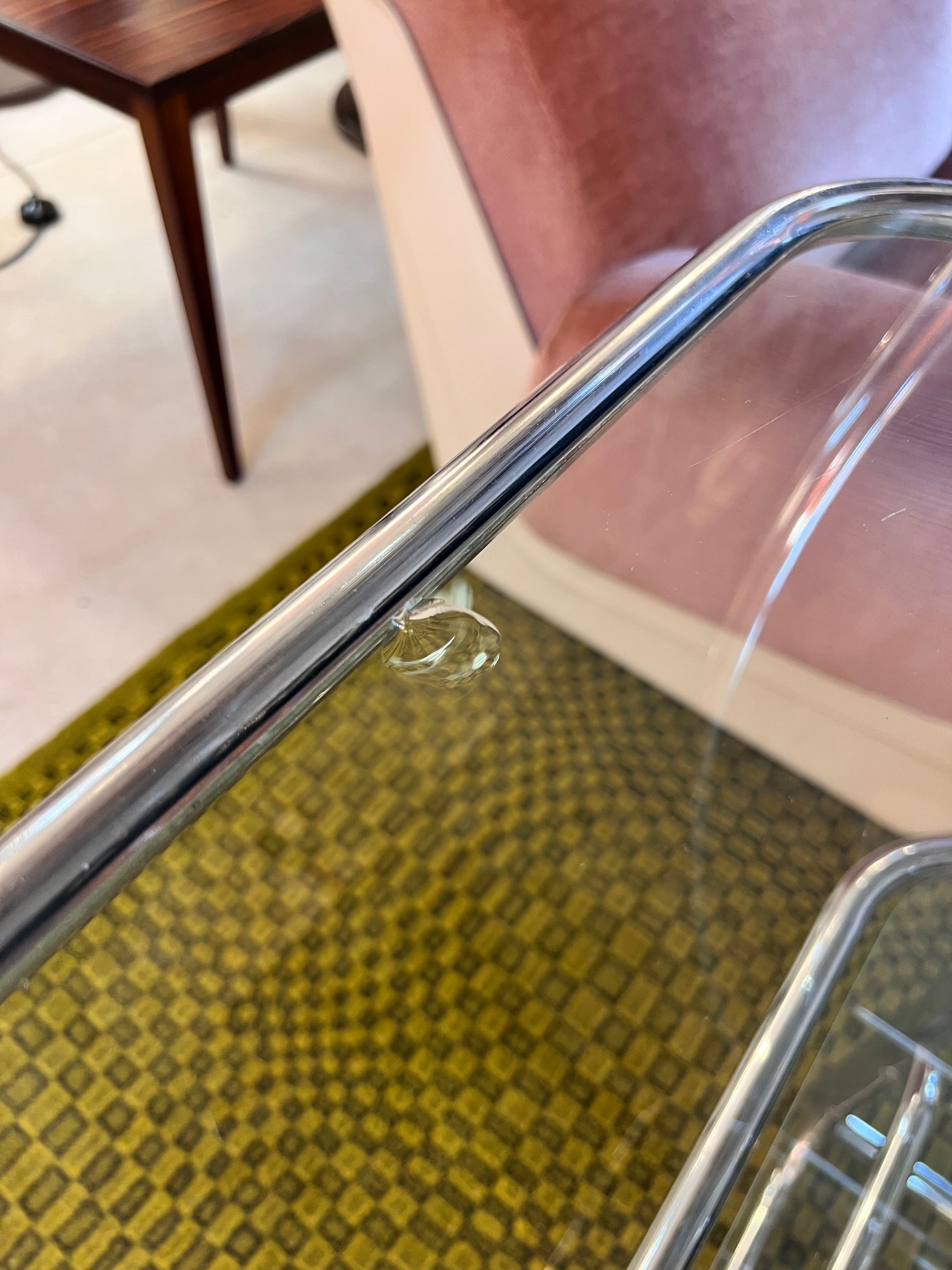 Rundes Regal / Raumteiler Chrom & Glas - Designklassiker