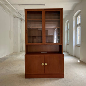 Vitrine Teak mit Schiebetüren von Hundevad