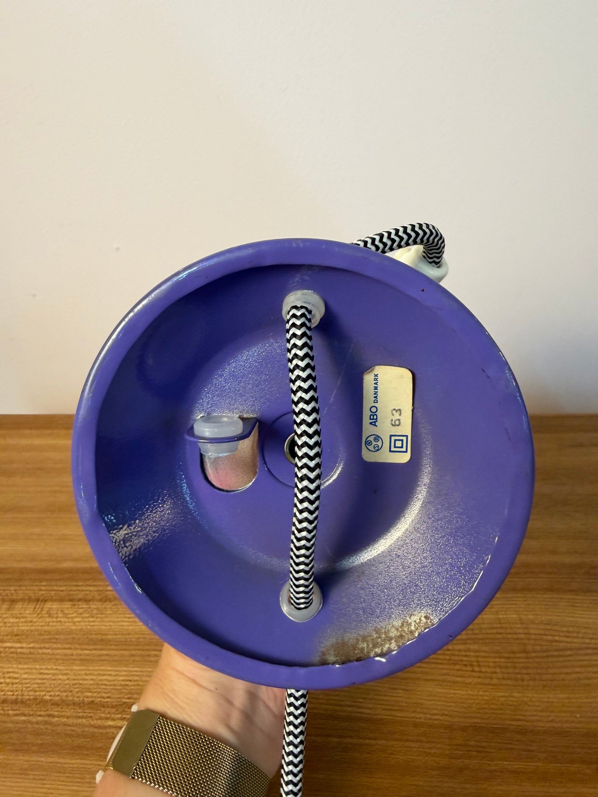 Kugellampe lila für Tisch oder Wand von Abo Randers