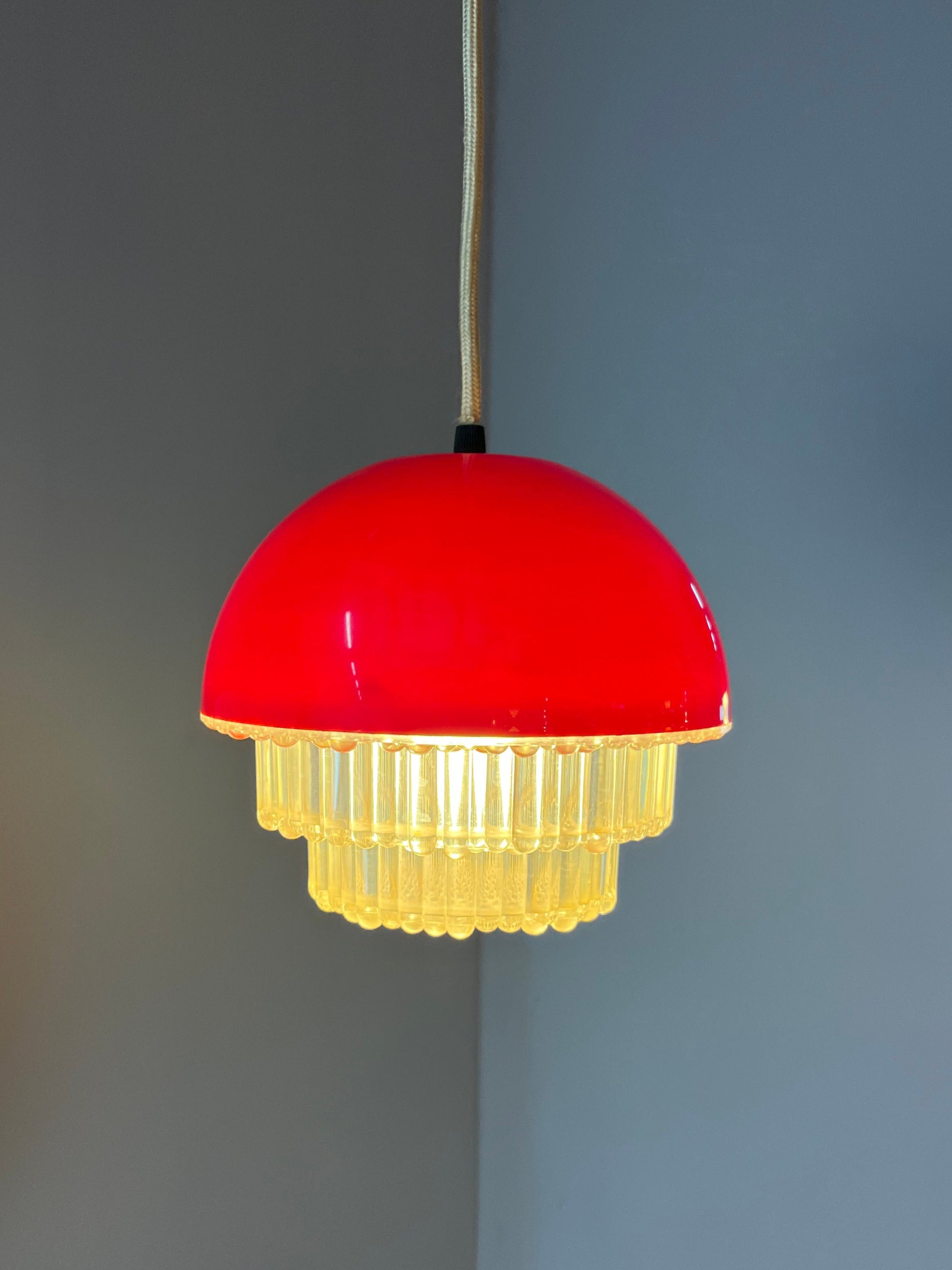 Hängelampe rot Kunststoff