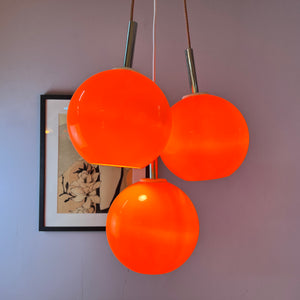 Kleine Kugellampe orange Kunststoff mit Chromstab