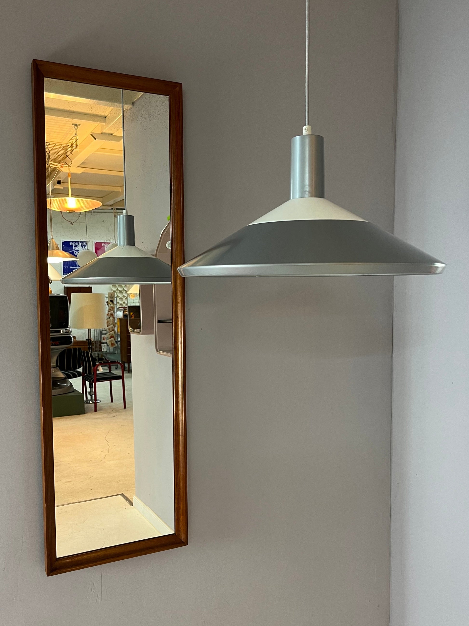 Hängelampe Modell 118564 grau weiß von Louis Poulsen