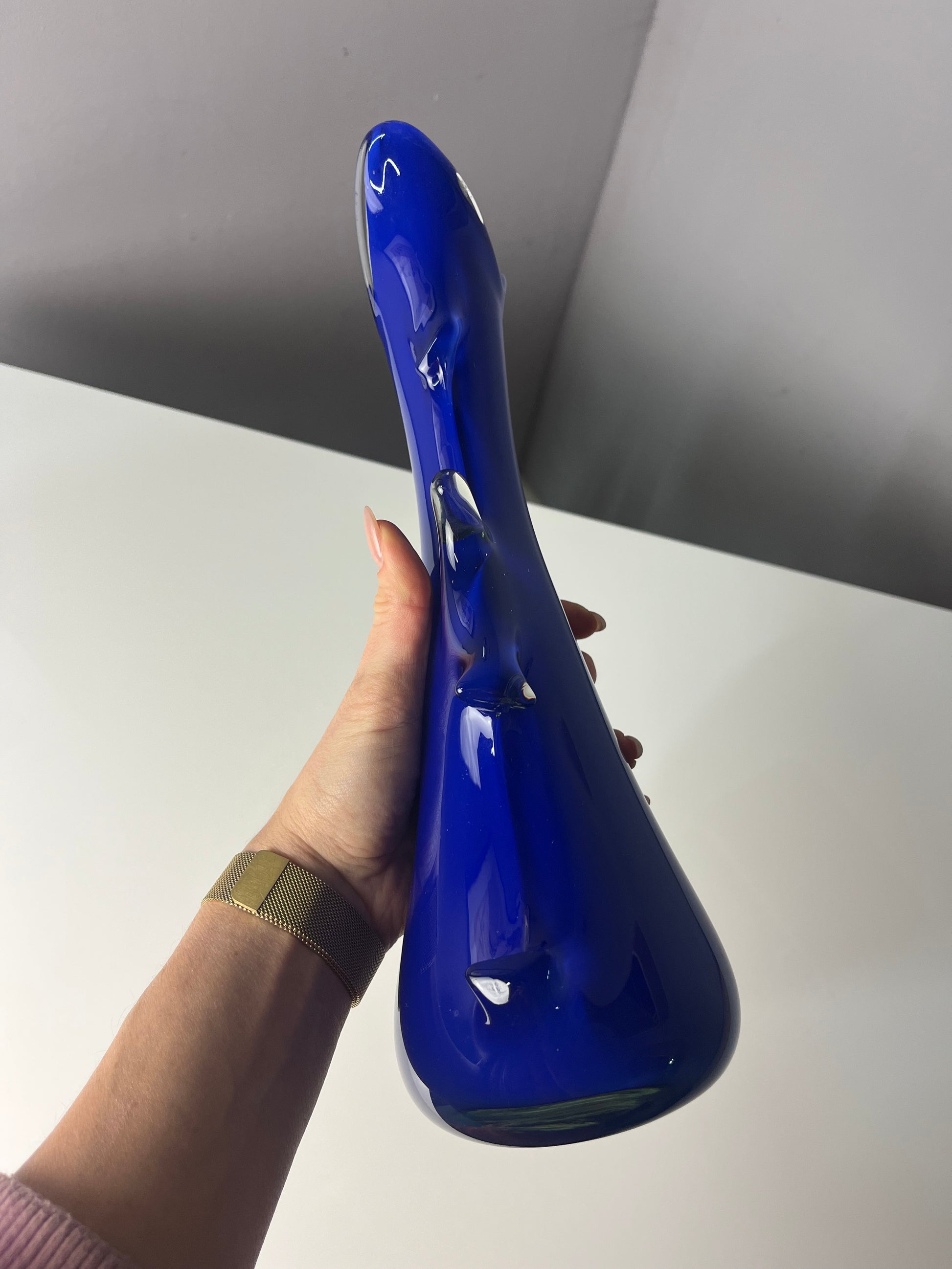 Vase Shark Fin blau Glas von HSG Tarnowiec