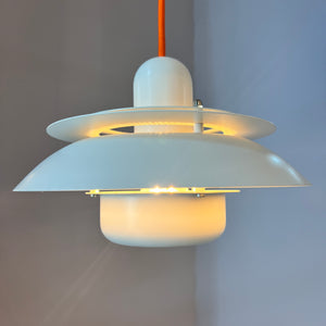 Lamellenlampe weiß von Horn aus Dänemark