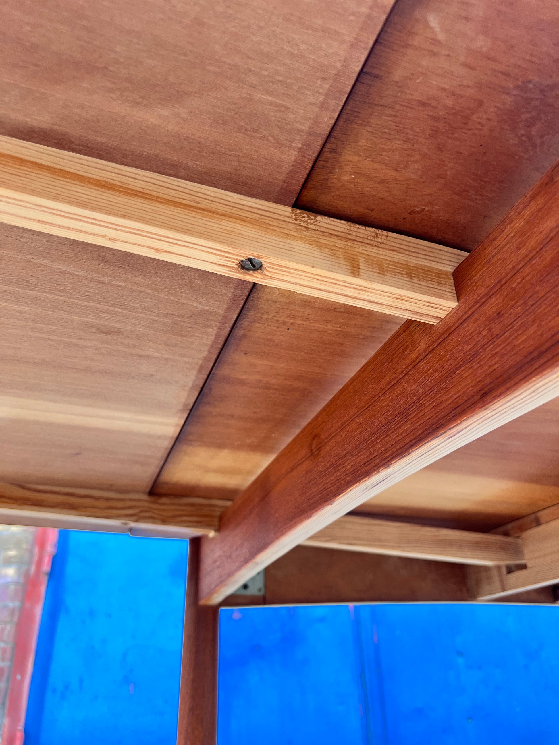 Esstisch Teak ausziehbar mit trapezförmigen Tischblättern