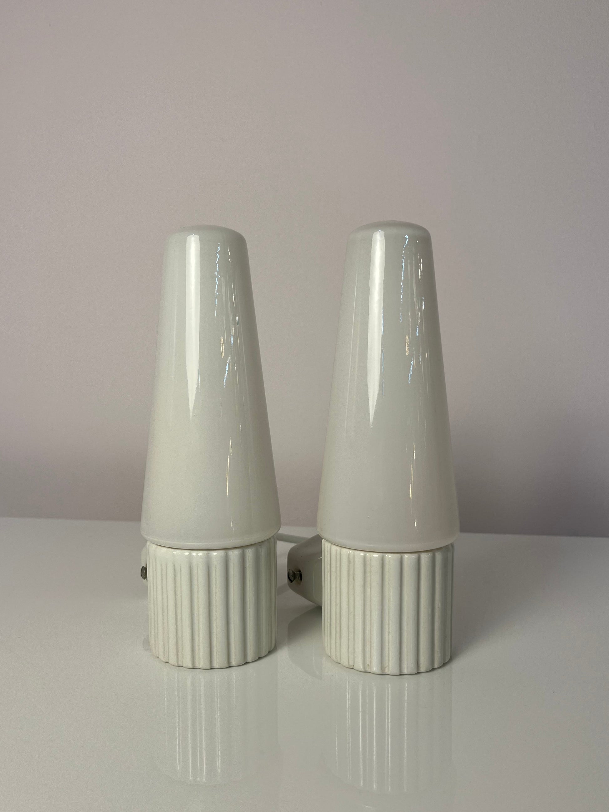 Set: 2x Wandlampe Modell 6020 weiß von Sigvard Bernadotte für Ifö