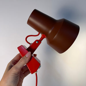 Wandlampe rot neu lackiert von Luxo