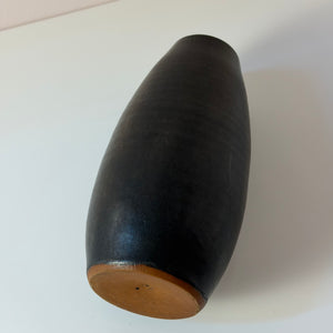 Vase anthrazit mit Eisenglasur