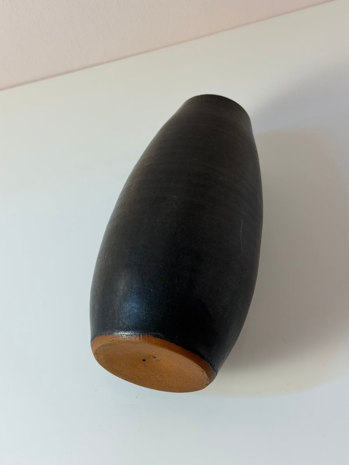 Vase anthrazit mit Eisenglasur