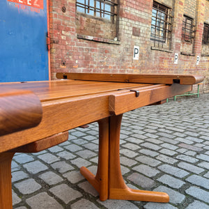 Ausziehbarer Esstisch Teak mit integriertem Fach für Platten