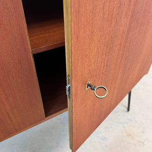 Schrank Teak auf Hairpinlegs