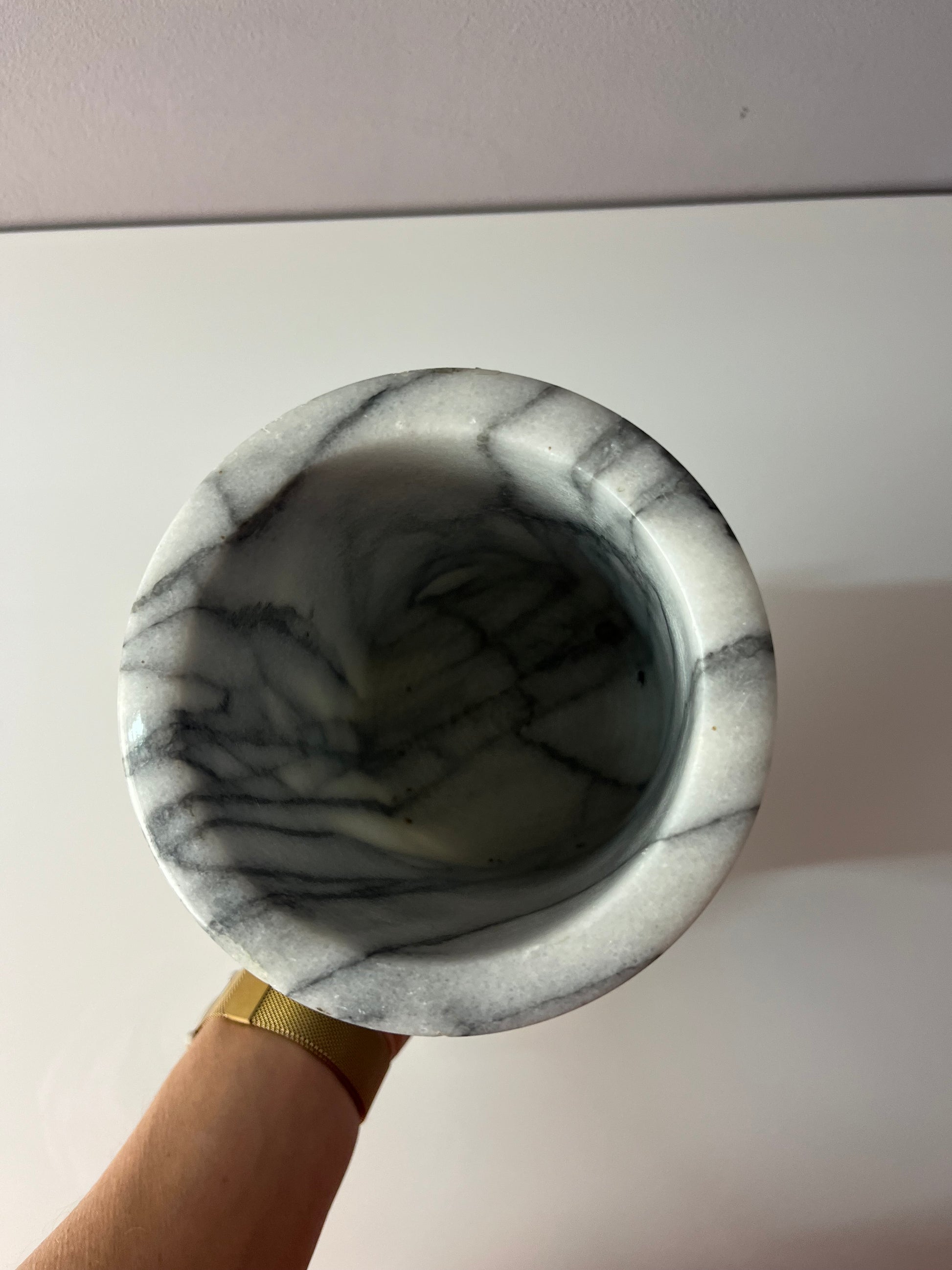 Weinkühler grau weiß Marmor