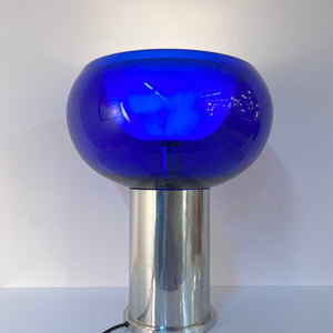 Tischlampe mit doppelwandigem Glasschirm königsblau von Doria