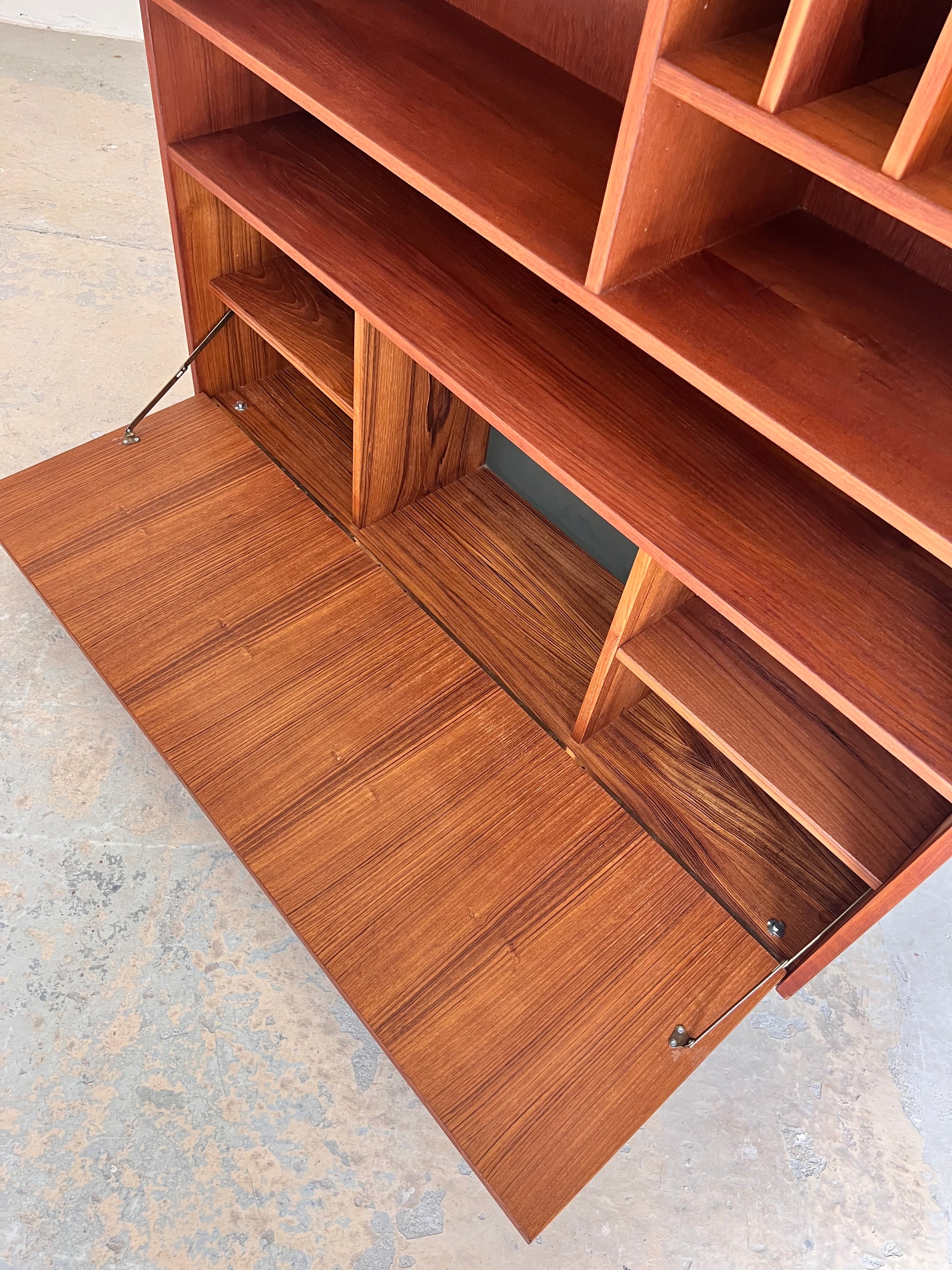 Bücherregal mit Klappfach Teak aus Dänemark