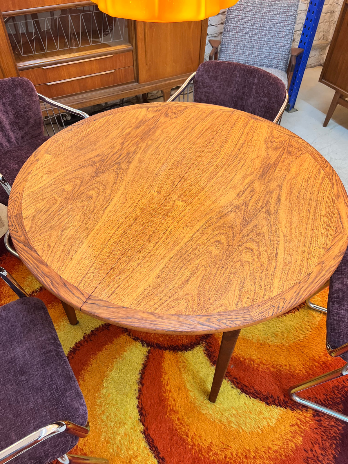 Runder Esstisch Teak mit Butterfly Auszug