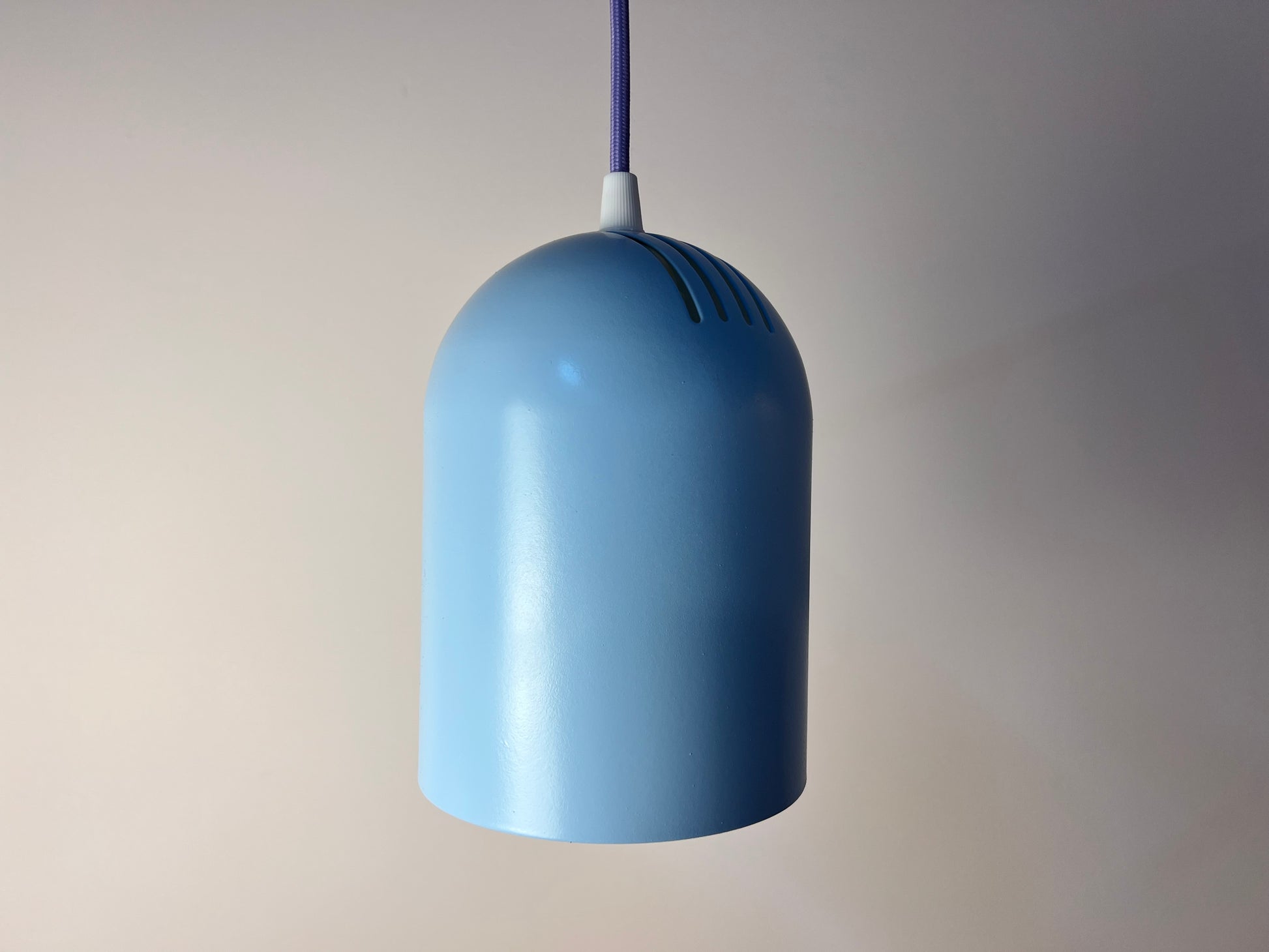 Hängelampe hellblau neu lackiert