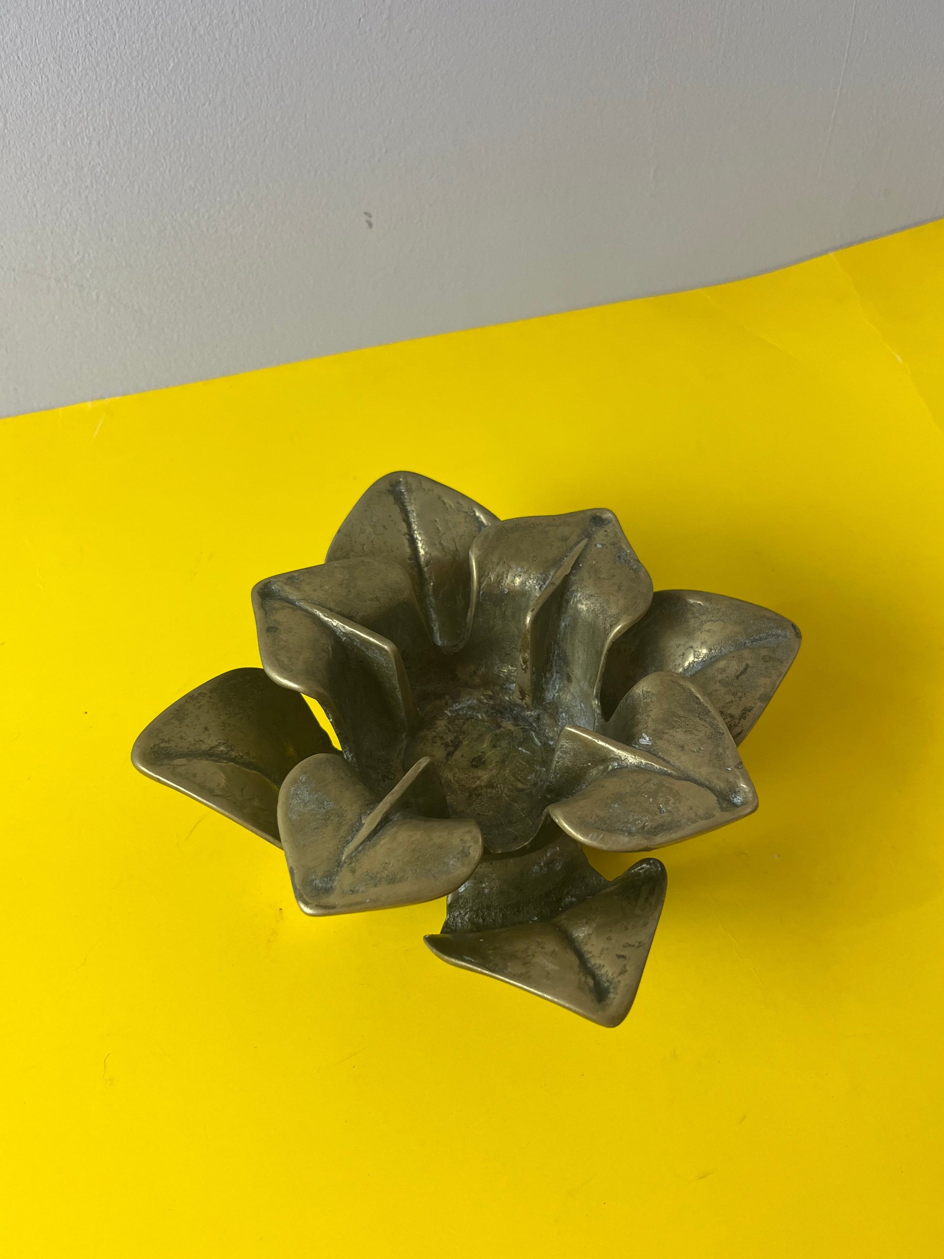 Kerzenständer Messing in Blütenform