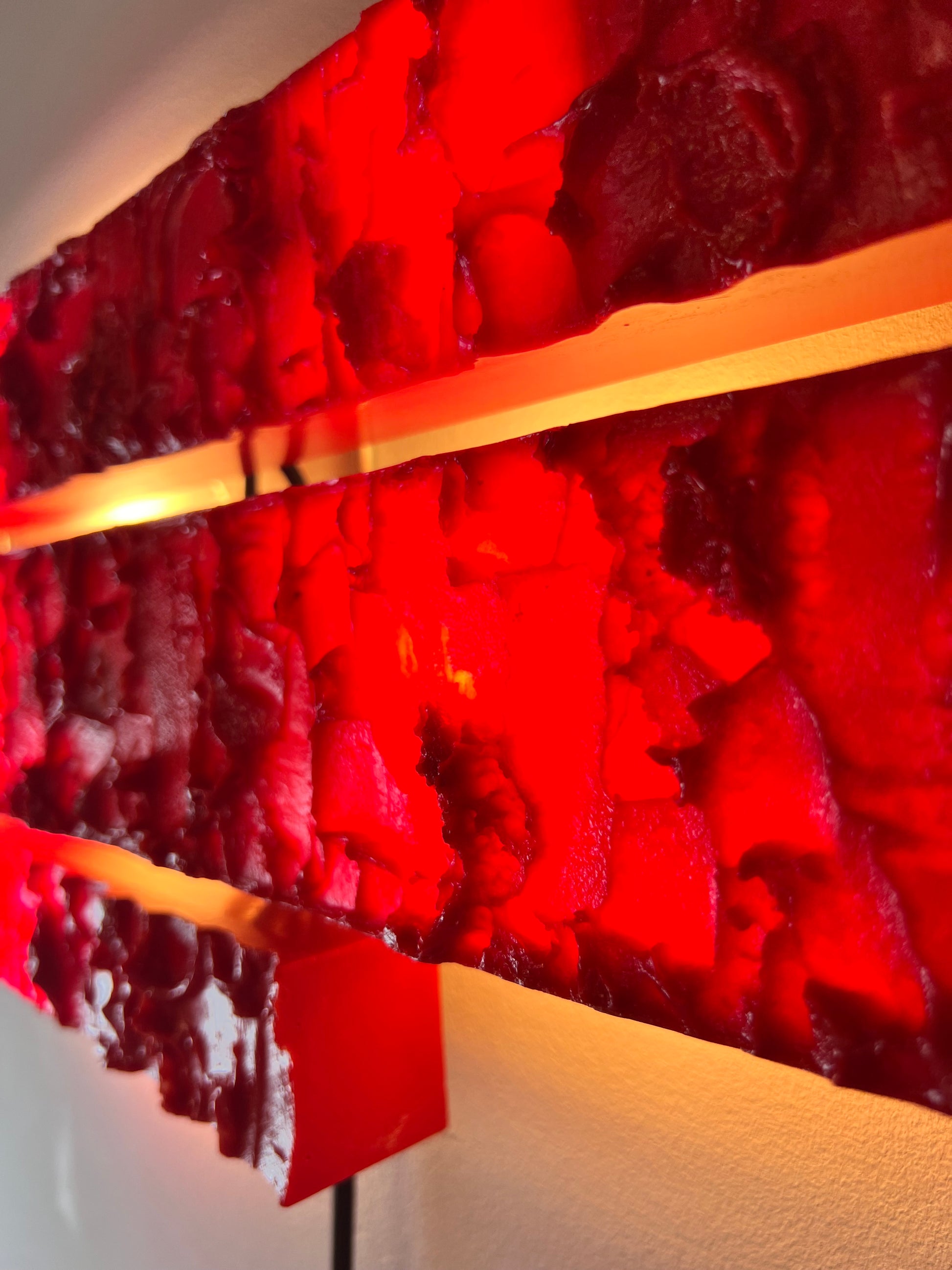 Wandlampe rot von Uwe Mersch