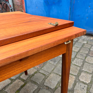 Esstisch Teak verlängerbar mit eingehängten Platten