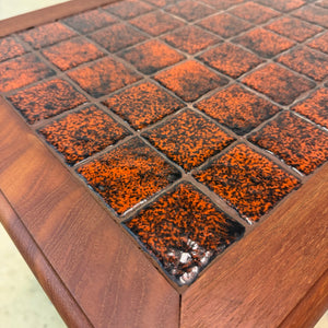 Beistelltisch Teak mit orange gescheckten Fliesen
