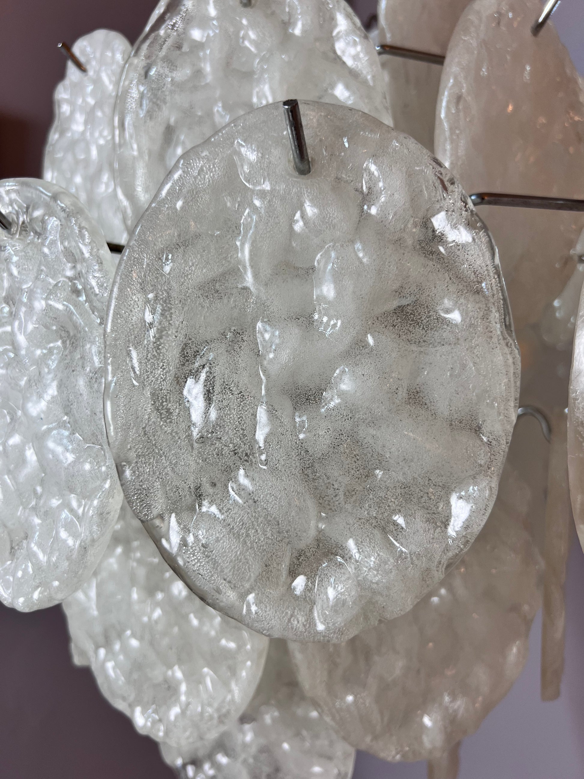 Kronleuchter weiß silber mit Arylglasplatten