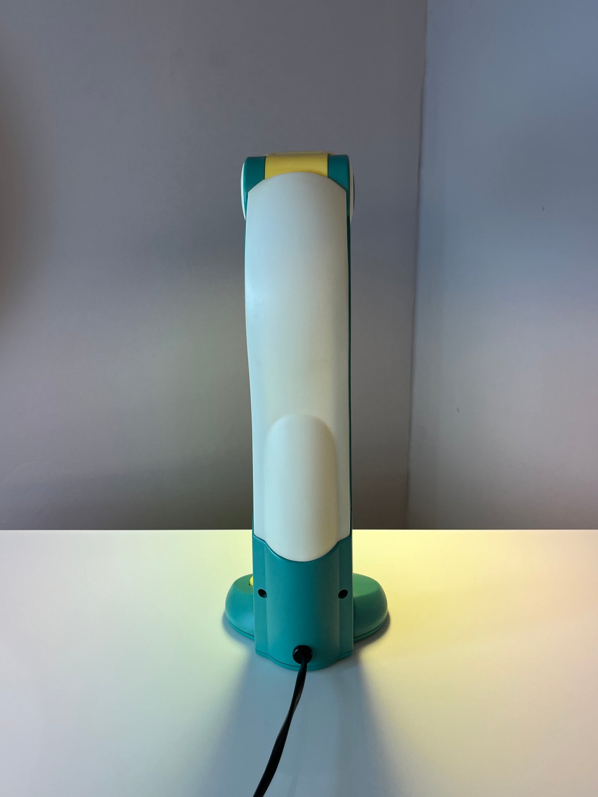 Tischlampe Toucan groß grün gelb von H.T. Huang für Huangslite