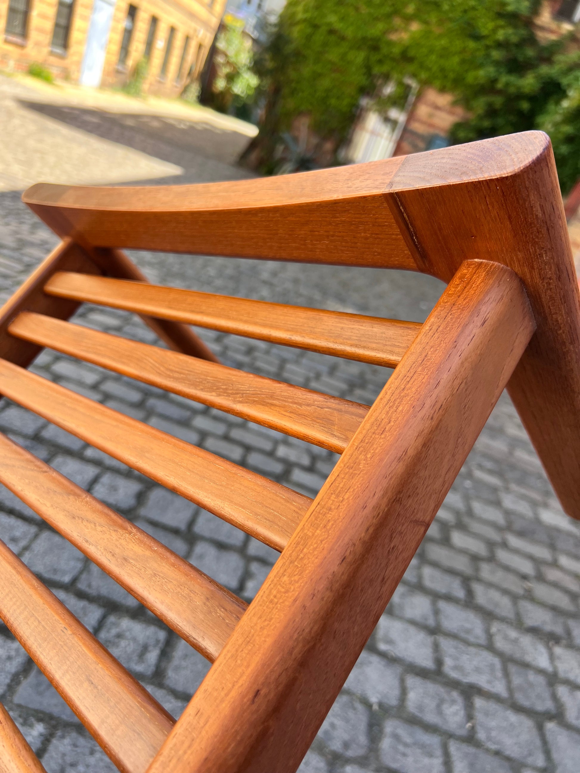Hocker mit Lederkissen von Hans J. Wegner