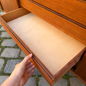 Highboard Teak mit Klappfach & Schiebetüren auf Dänemark