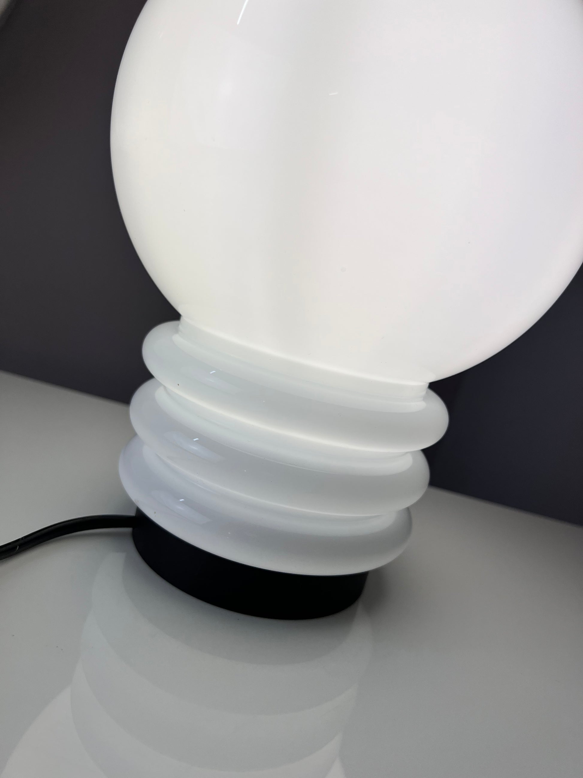 Tischlampe weiß Glas von Glashütte Limburg