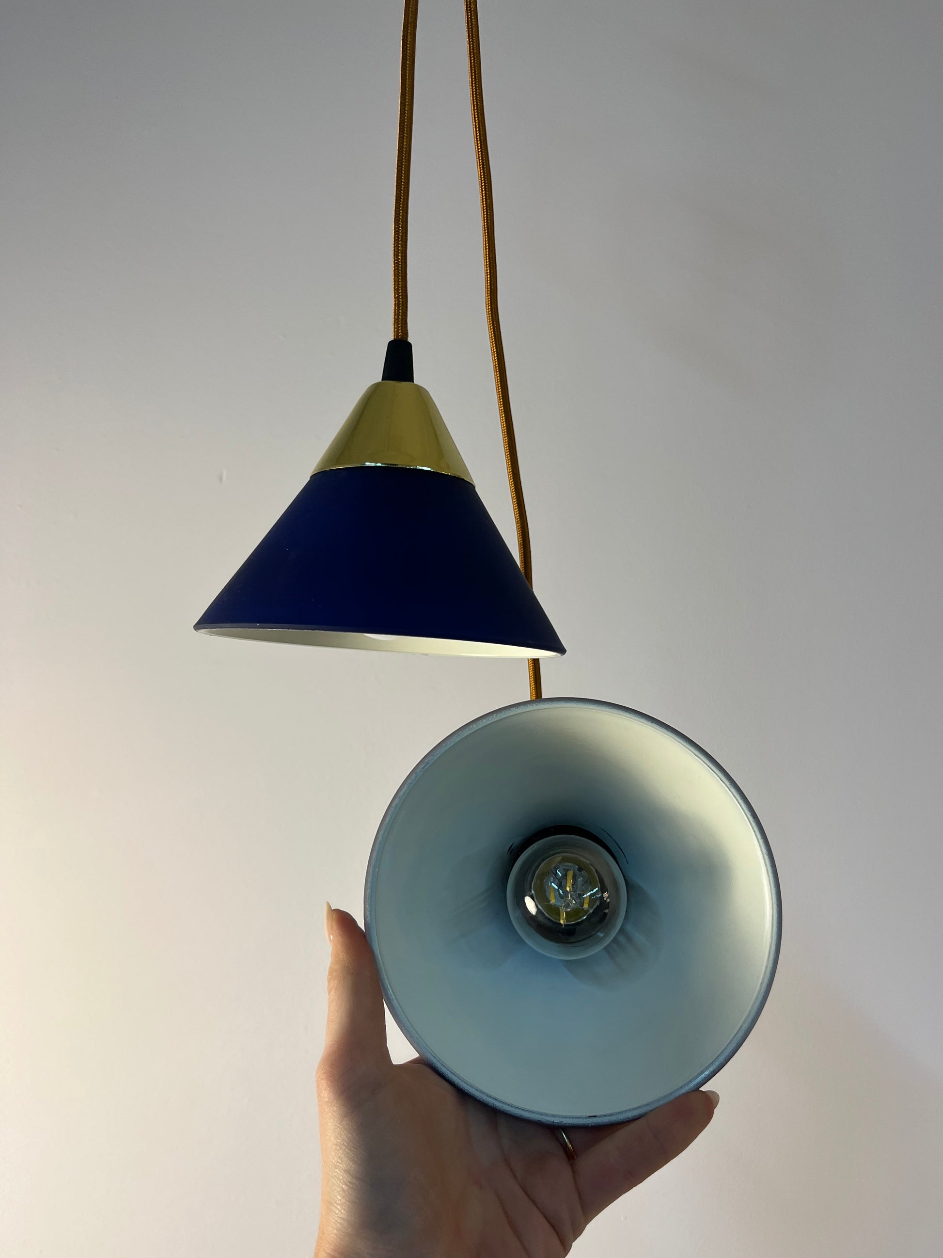 Set: 2x Hängelampe blau Glas Messing