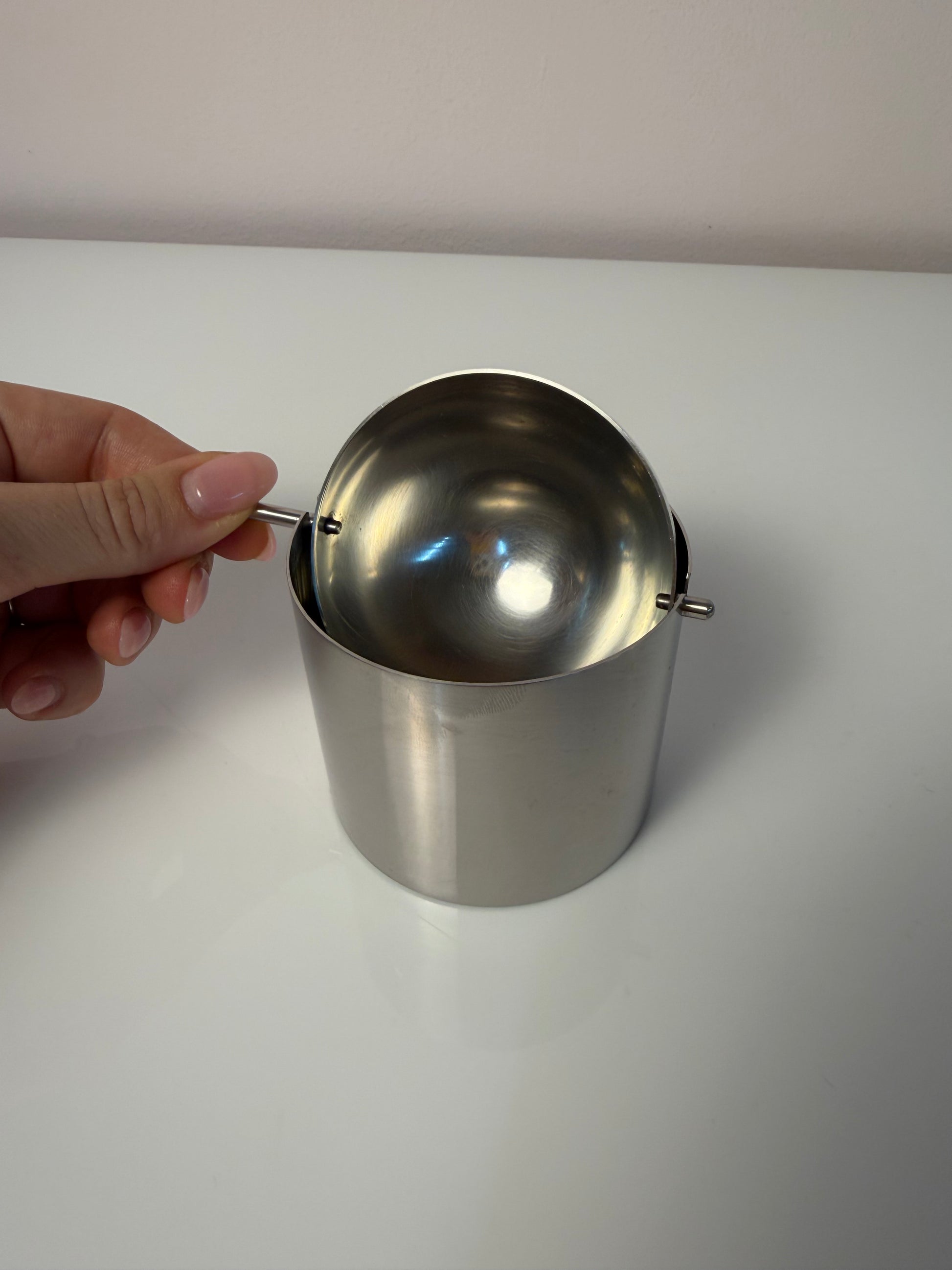 Aschenbecher Edelstahl von Arne Jacobsen für Stelton
