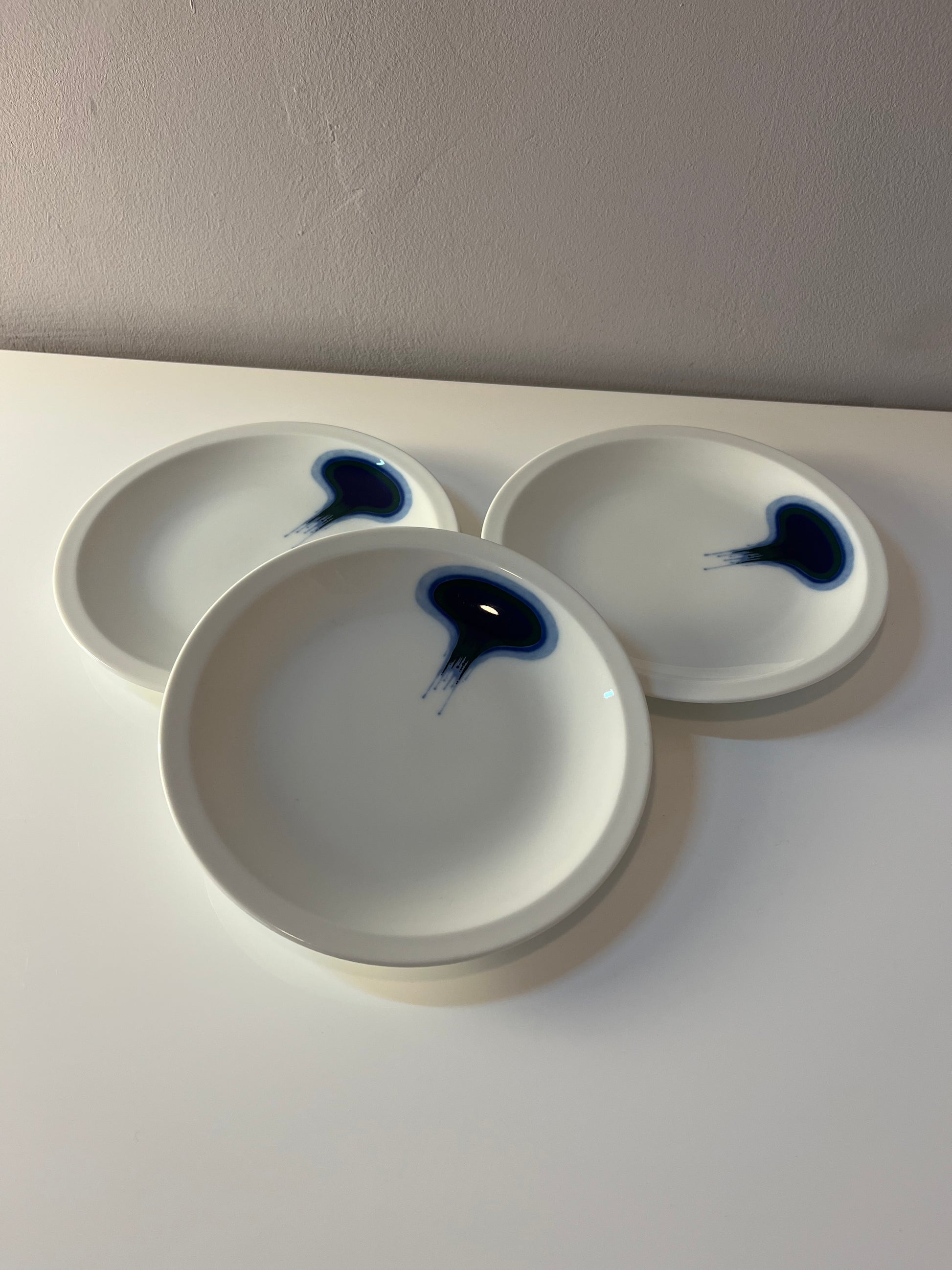 Set: 3x Kuchenteller Form F Pop Art blau weiß von Fürstenberg