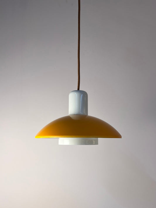 Lamellenlampe Typ 827 teils neu lackiert gelb weiß von Horn