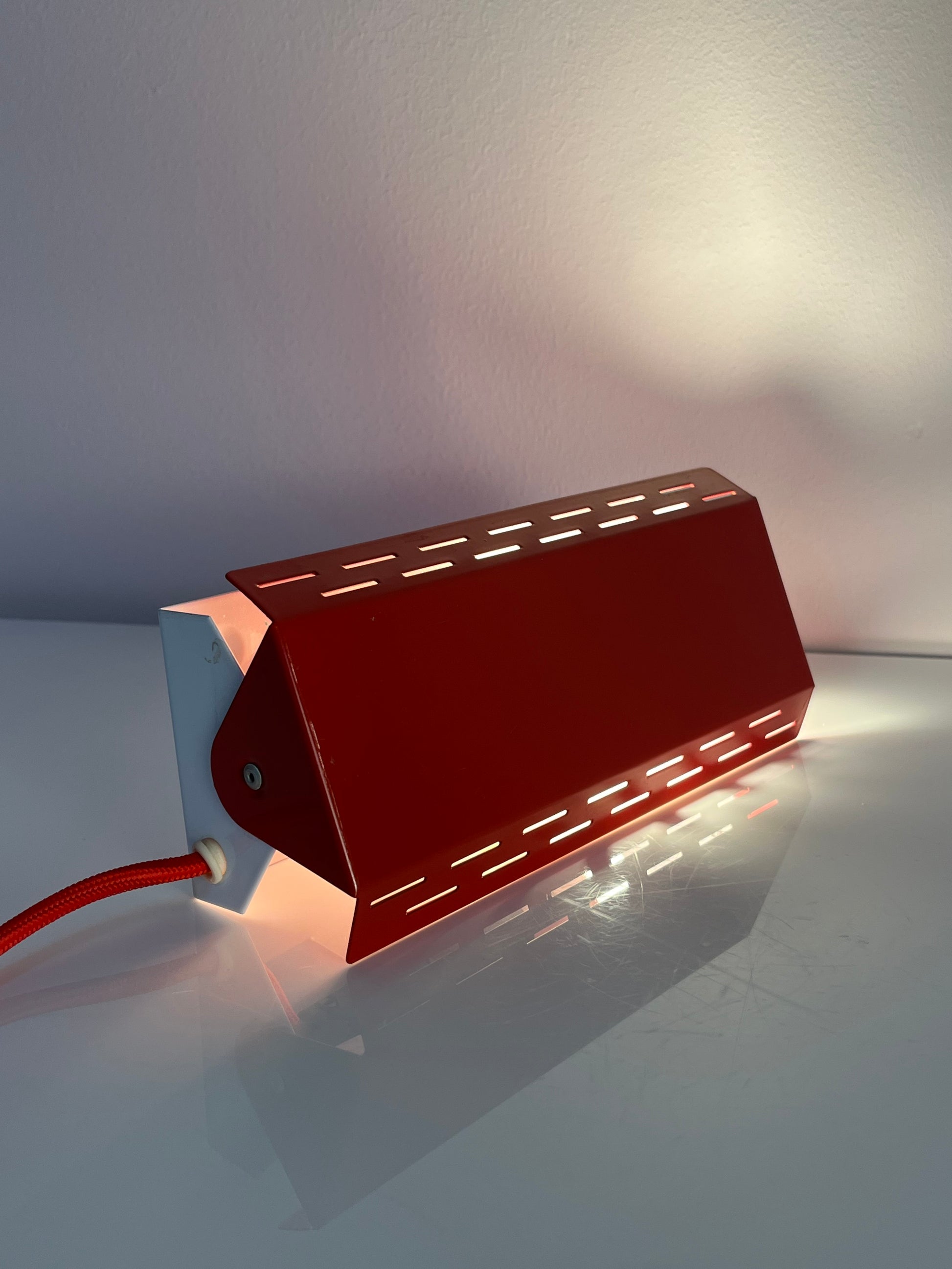 Wandlampe Twist Type 124 rot von Knud Christensen Electronic