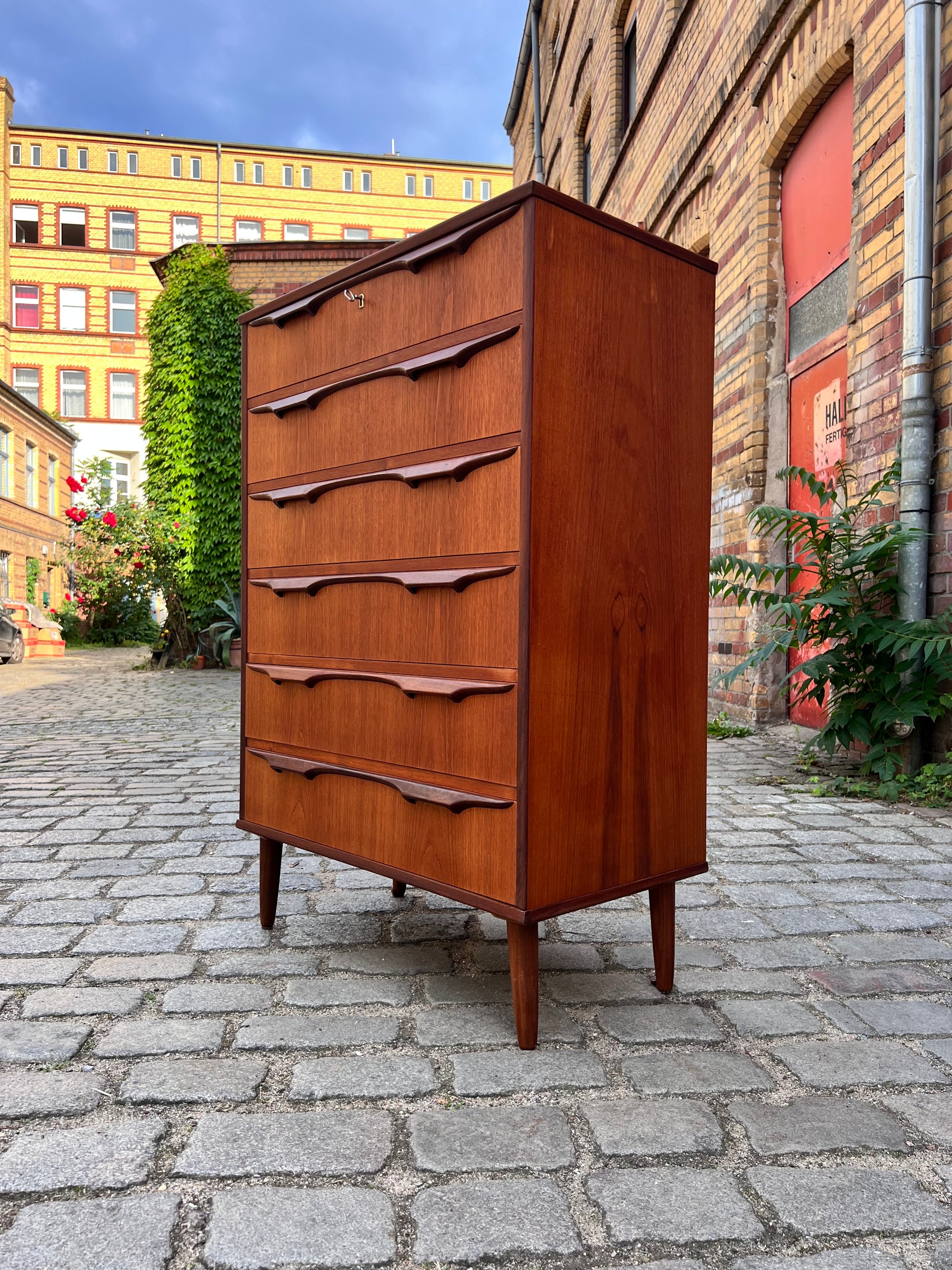 Kommode Tallboy von Klaus Okholm für Trekanten 60er