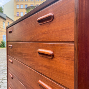 Breite Kommode Teak zugeschrieben Borge Mogensen
