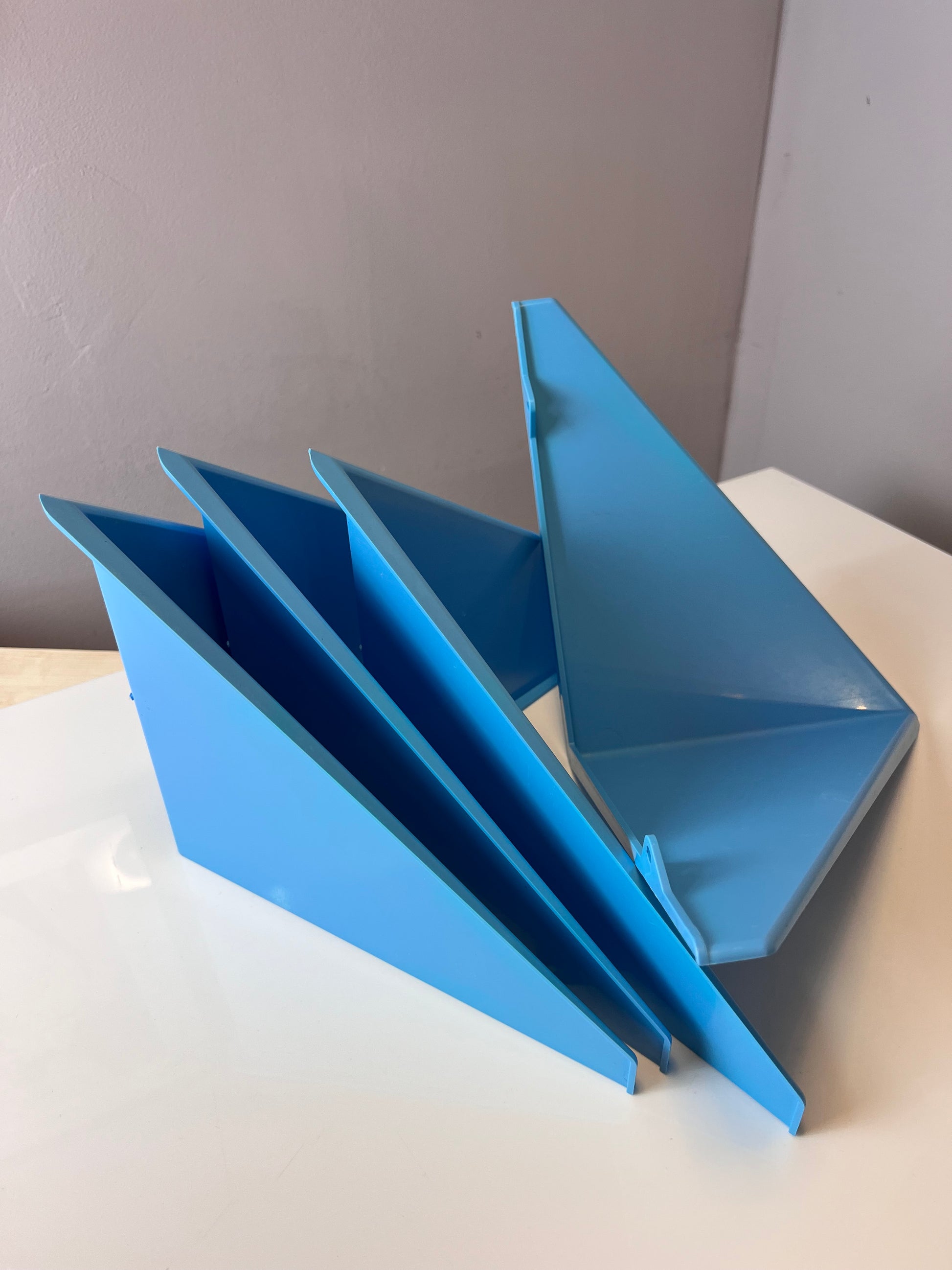 Regal "Butterfly" babyblau von Paul Cadovius