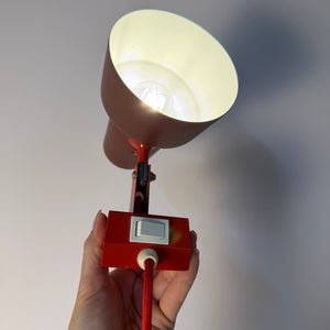 Wandlampe rot neu lackiert von Luxo