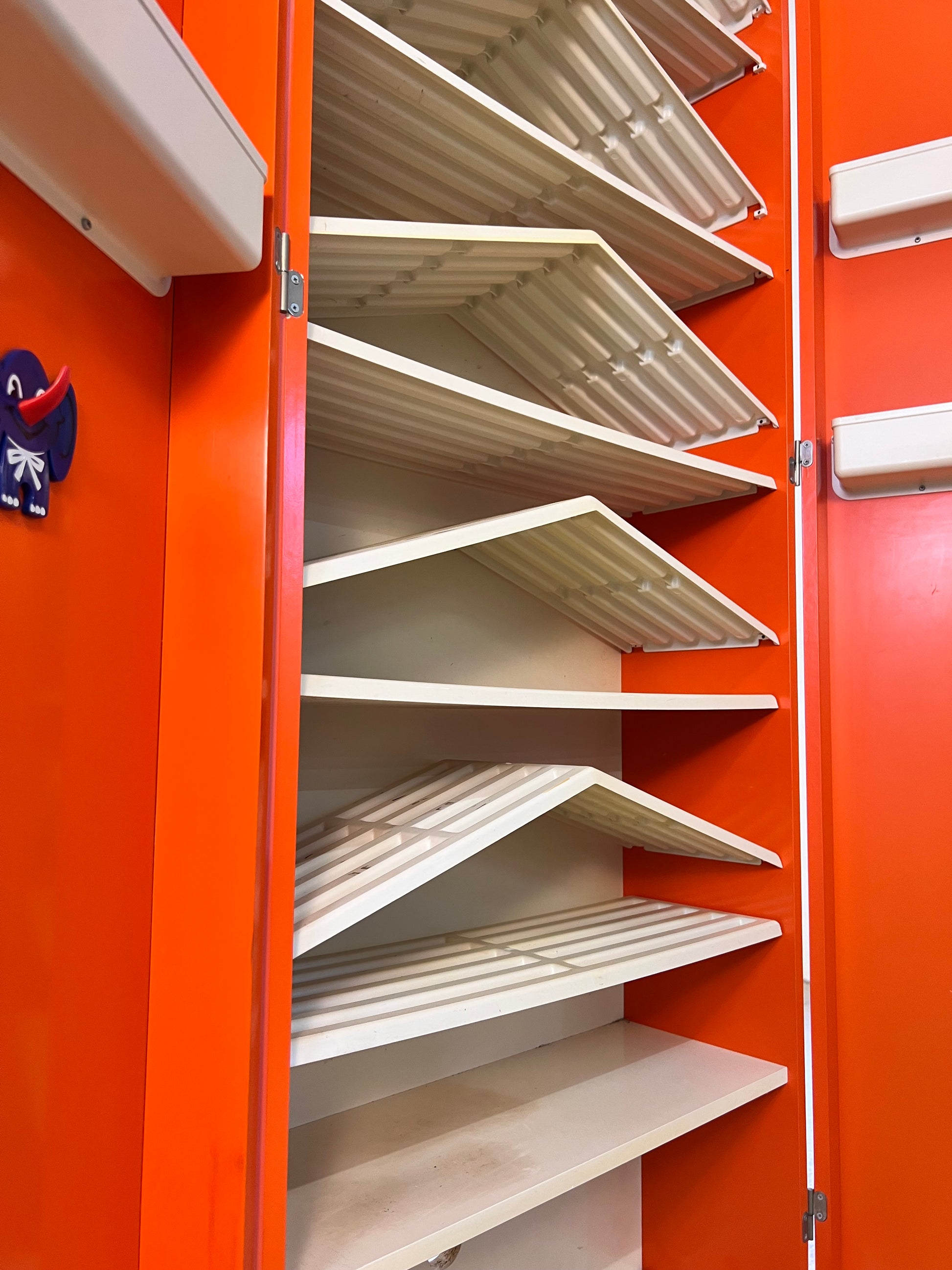 Schuhschrank orange von Schönbuch