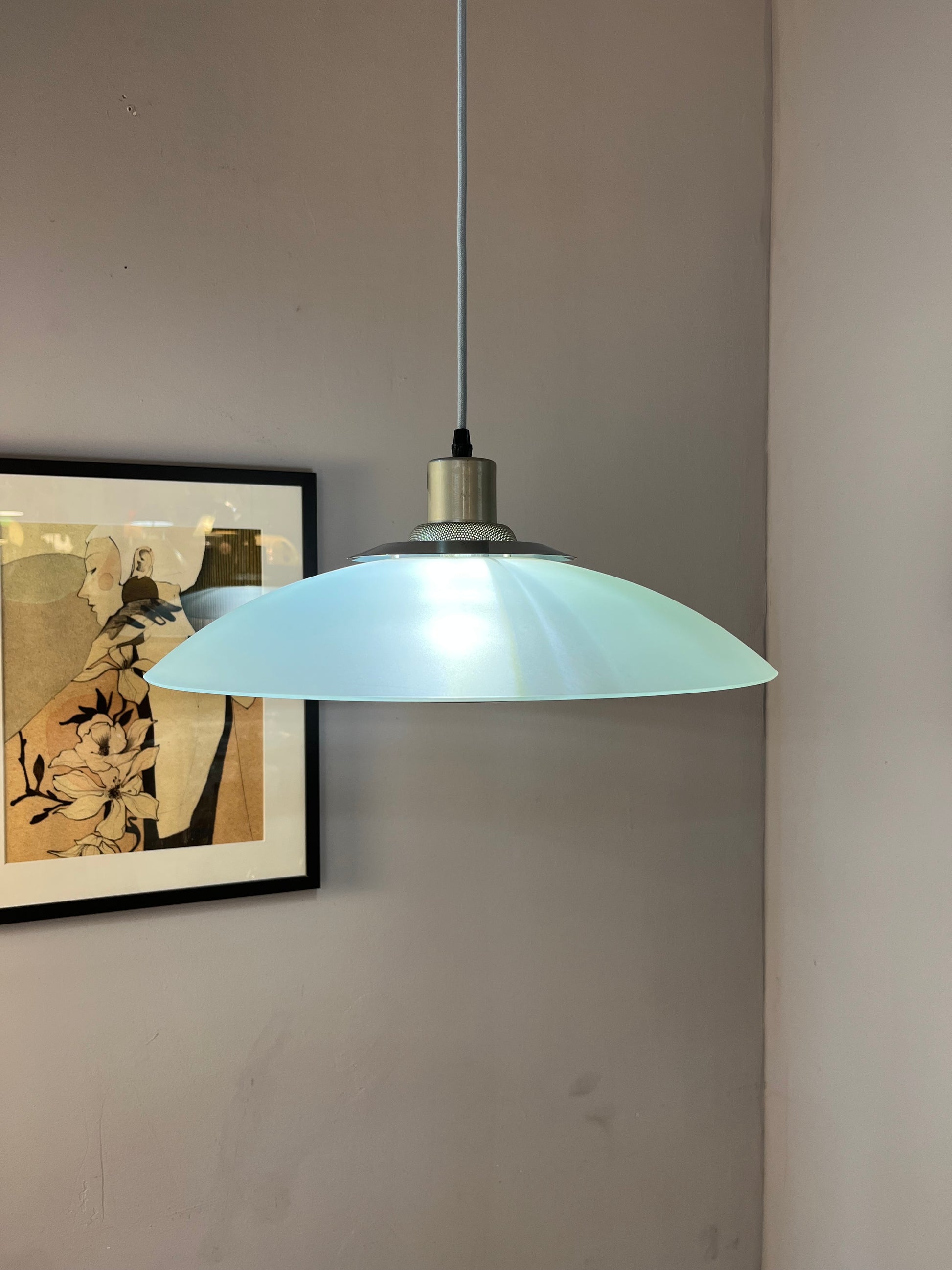 Lamellenlampe Milchglas von von Dana Light