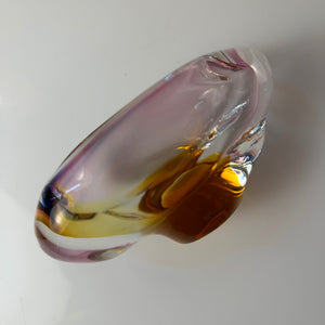 Aschenbecher rosa gelb Glas von Josef Rozinek für die Glashütte Nový Bor