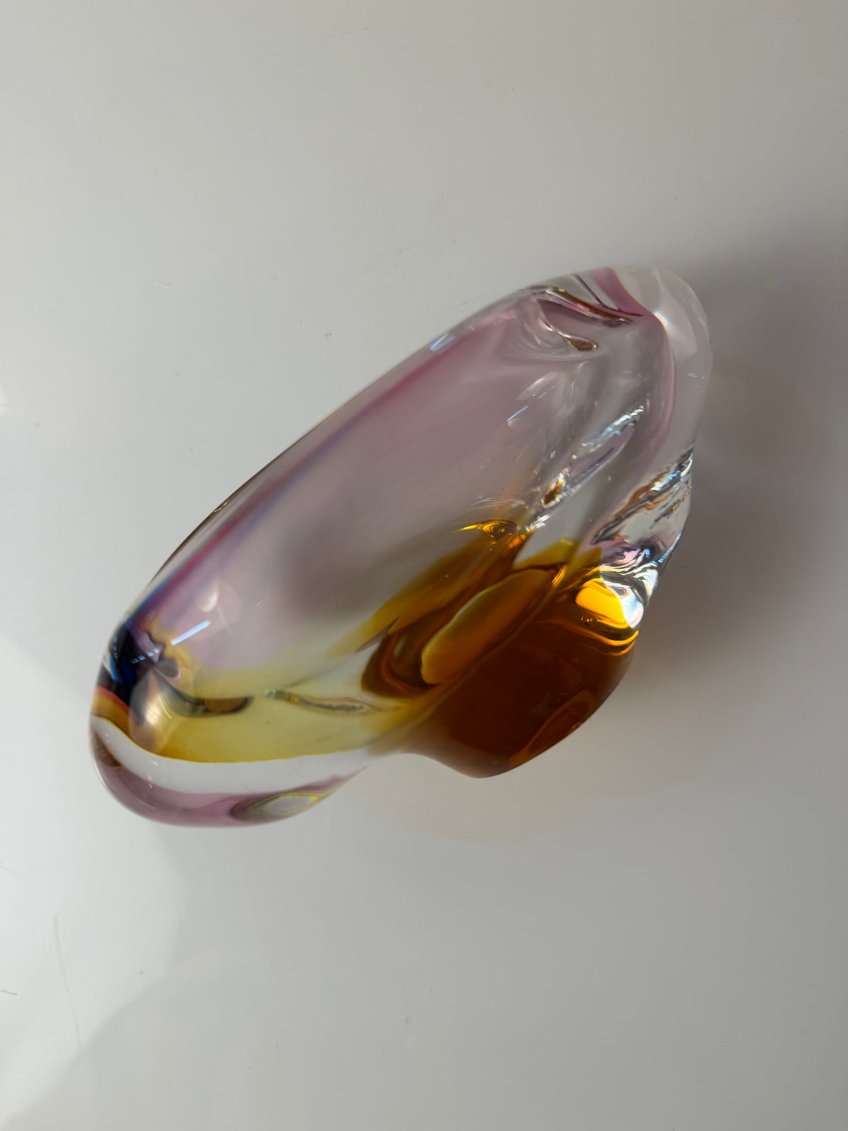 Aschenbecher rosa gelb Glas von Josef Rozinek für die Glashütte Nový Bor