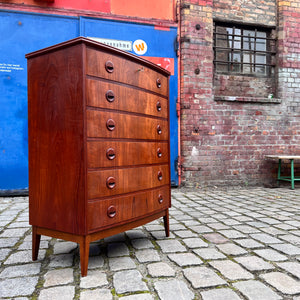 Kommode Teak mit gerundeter Front aus Dänemark