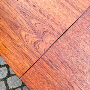 Esstisch Teak ausziehbar mit trapezförmigen Tischblättern