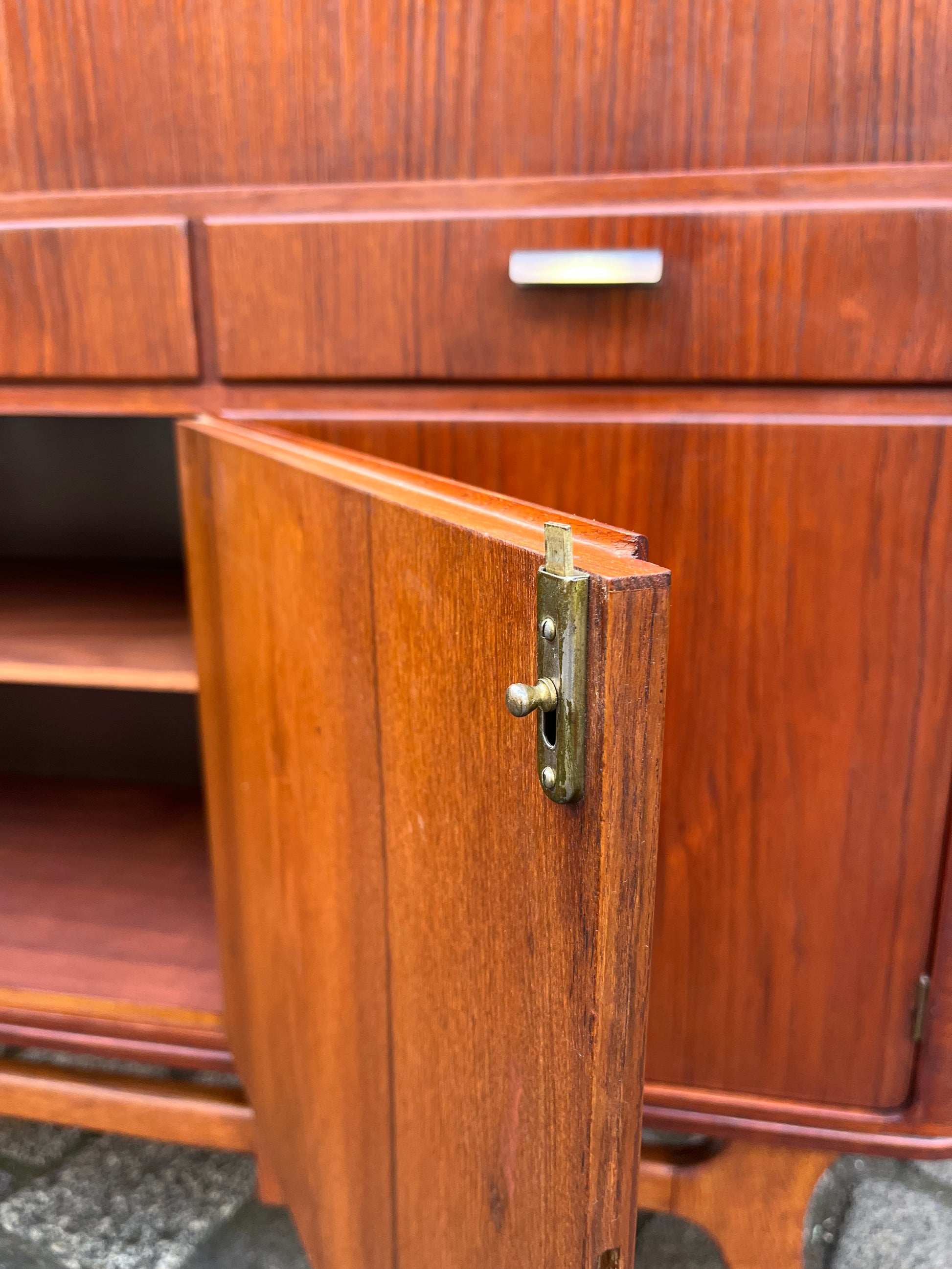 Highboard Teak mit Jalousietüren aus Dänemark