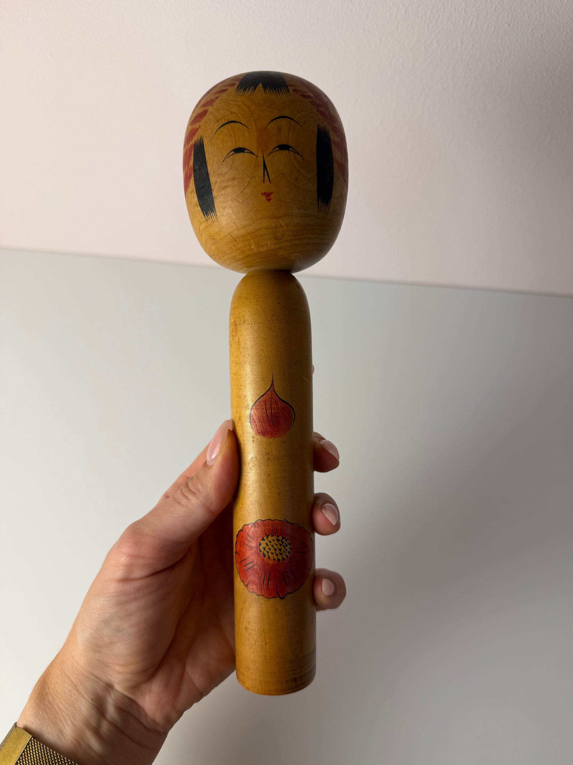 Japanische Kokeshi Holzfigur handbemalt