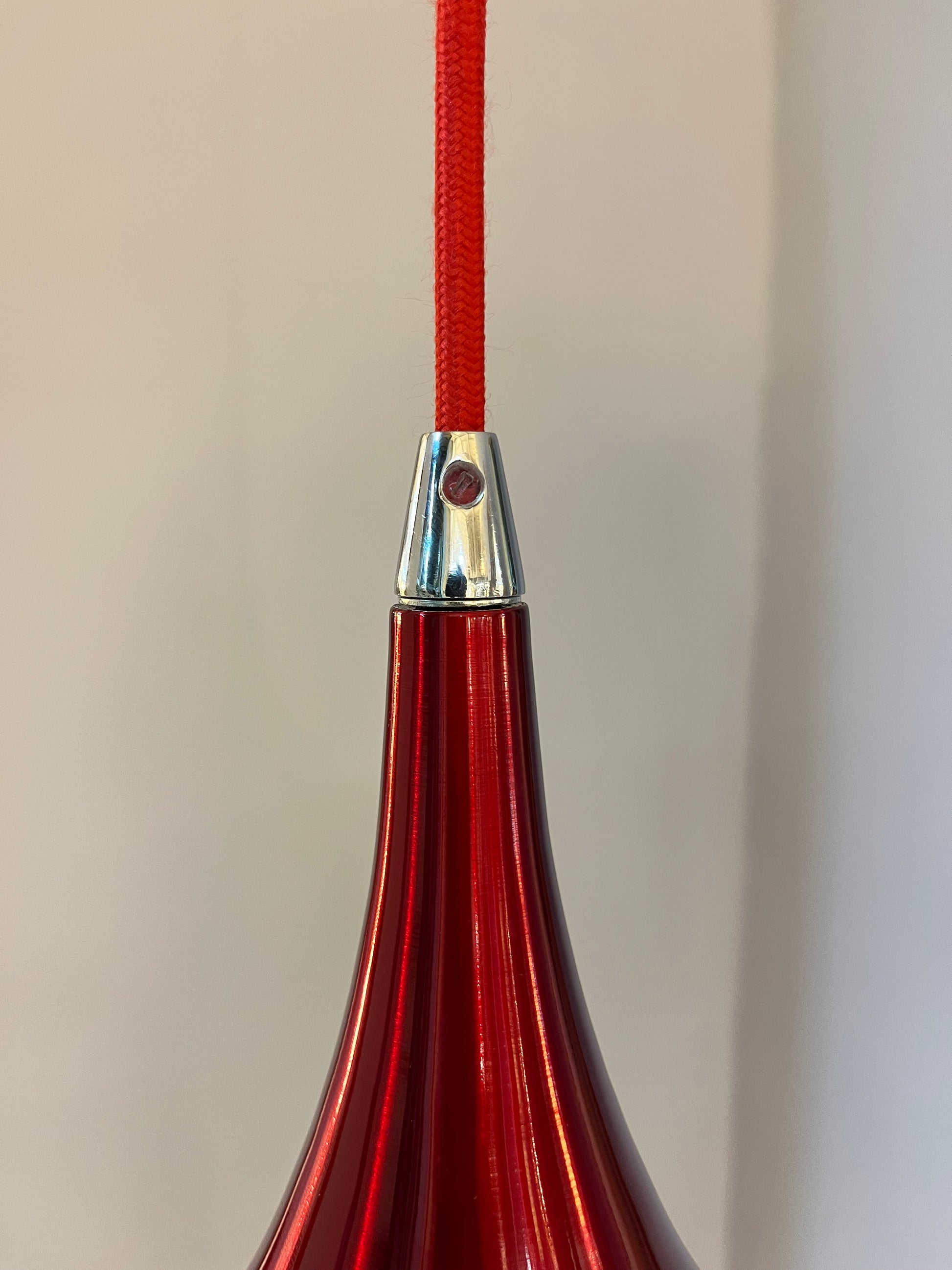 Trompetenlampe rot von Rada Darø