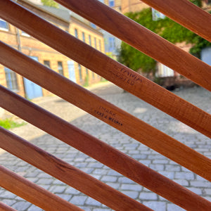 Hocker mit Lederkissen von Hans J. Wegner