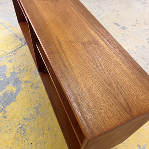 Regal Teak auf Hairpinlegs von rt Möbel